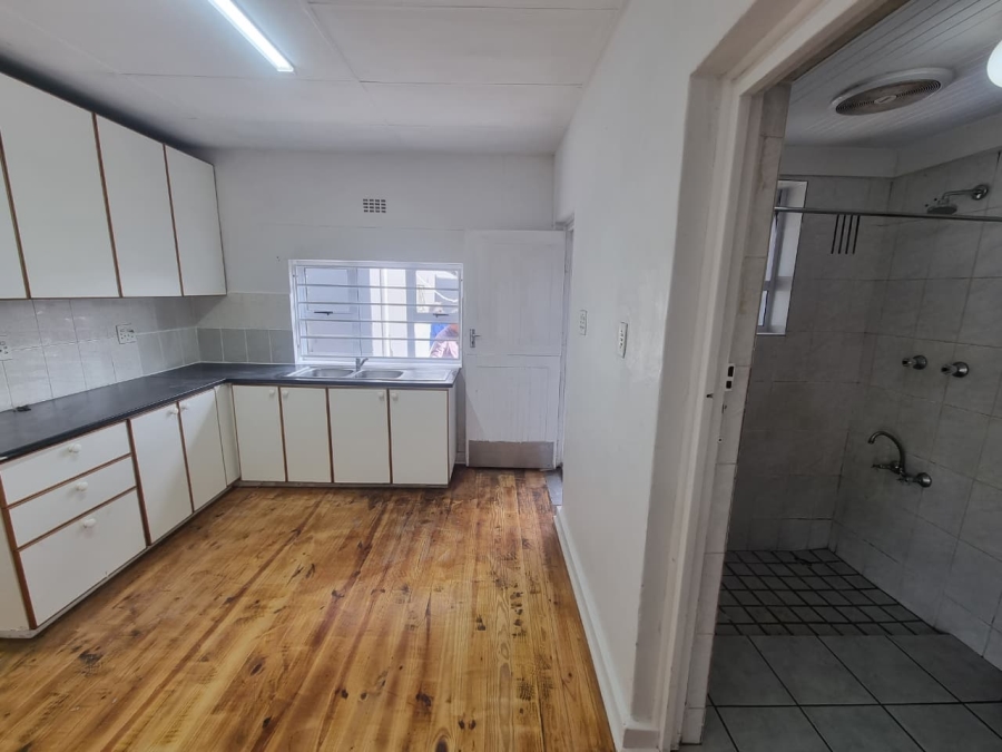 To Let 2 Bedroom Property for Rent in Lansdowne Western Cape